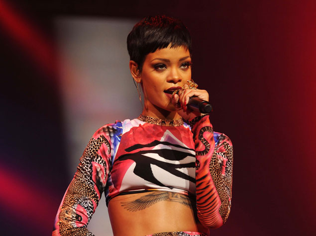 Rihanna Bakıda səhnəyə “Azadlıq” şüarı ilə çıxdı - FOTOLAR 