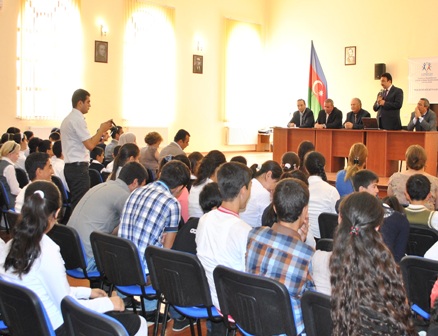 Goranboyda köçkün gəncləri maarifləndiriblər
