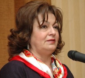 Deputat Balakəndəki qəzalı evlərə baxmağa gedib