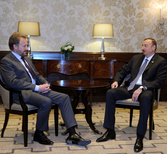 İlham Əliyev Bosniya və Herseqovinanın dövlət başçısı ilə təkbətək görüşüb