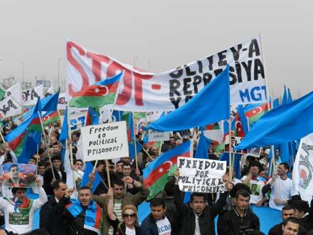 Müxalifət Milli Məclisin önünə etiraz aksiyası təyin etdi