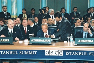 Qarabağla bağlı “sülh sazişini” gülləbaran edən jurnalist ağlını itirib