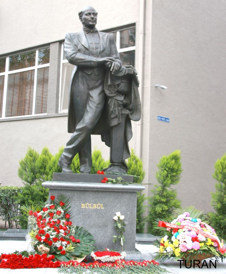 Prezident Bülbülün heykəlinin açılışını etdi - FOTO