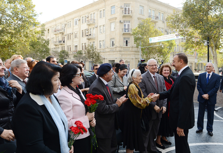 İlham Əliyev, Polad Bülbüloğlu Bülbülün abidəsinin açılışında - FOTOLAR