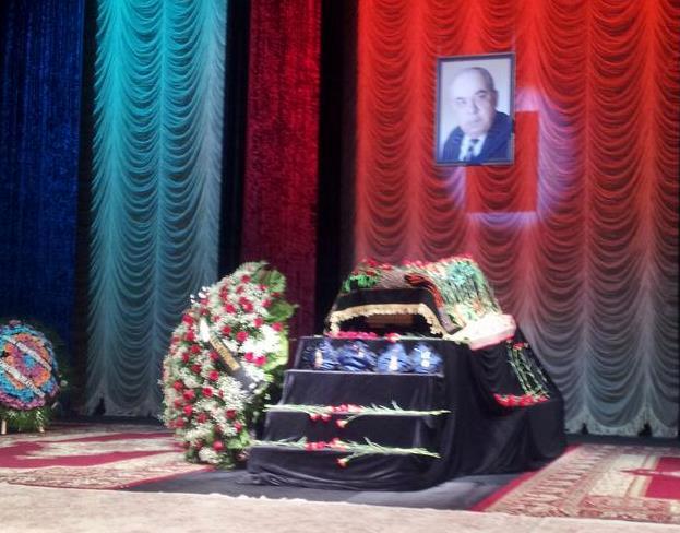 Yaşar Nurinin vida mərasimi keçirilir: Xanımı aktyorun son dəqiqələrindən danışdı