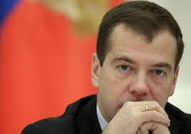 Medvedev yenidən prezident ola biləcəyini istisna etməyib
