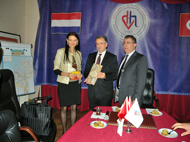 Qənirə Paşayeva Hollandiyada Xocalı soyqırımından danışıb