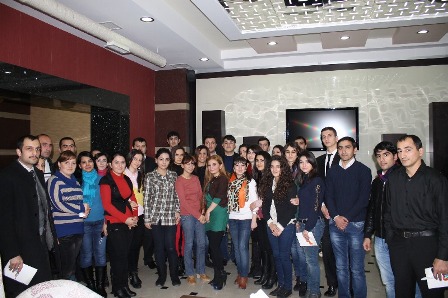 Deputat virtual dostları ilə canlı görüşdü FOTOLAR