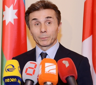 Bidzina İvanişvili: "Bakı-Tbilisi-Qars dəmir yolu ilə bağlı bəyanat tələsik verilmişdi"