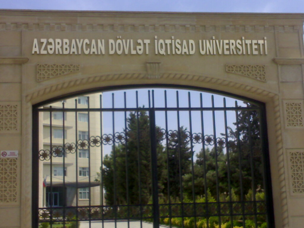 “Nə, İqtisad Universitetində rüşvət var? Bunu sizə kim deyir?” – Ali məktəb rəsmisi rüşvət iddialarını təkzib etdi