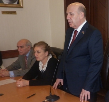 Əhliman Əmiraslanov: “Hakimiyyət öz mövqeyini ortaya qoya bilmədi”