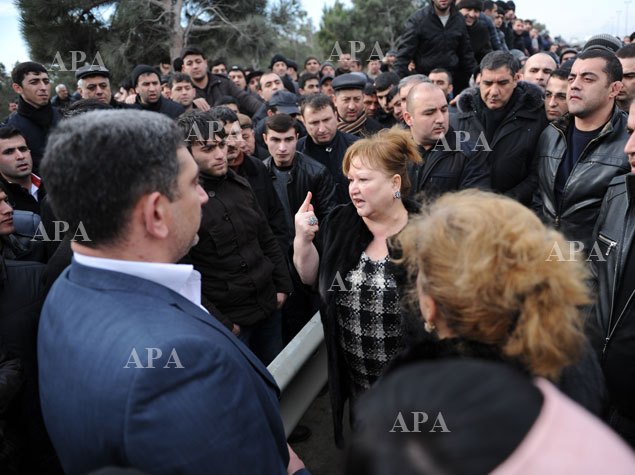 Kəbirə Məmmədova etirazçıları hədələdi –FOTOLAR
