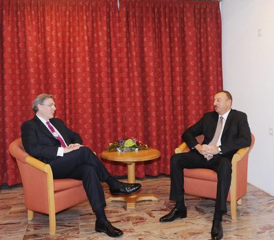 İlham Əliyev Davosda görüşlərə başlayıb