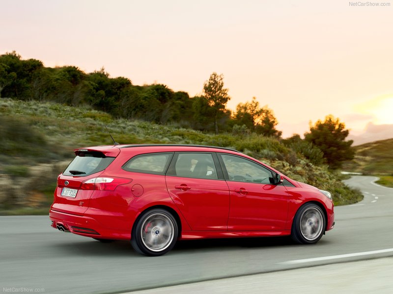 Yeni Ford Focus  - hər cizgidə gözəllik (R)