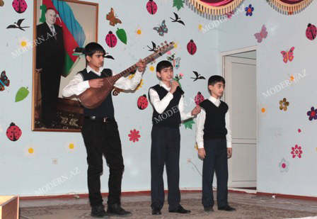 Şagird Ağalar Bayramovu ağlatdı-FOTOLAR