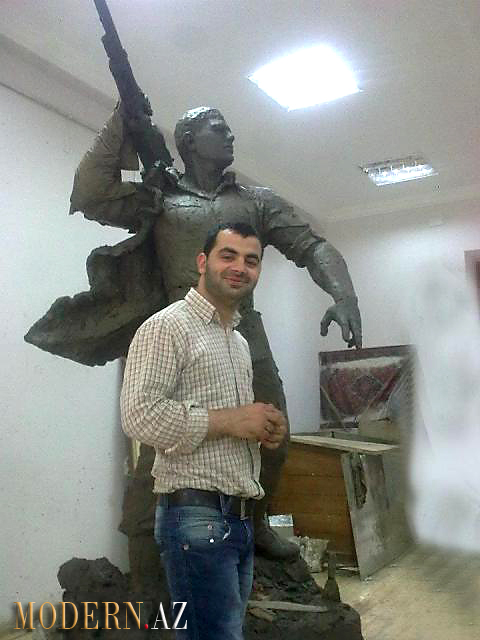Mübariz İbrahimovun heykəlinə sahib çıxan tapılmır - FOTO