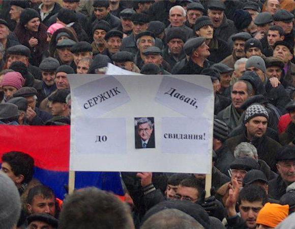 İrəvandakı mitinqdə Sərkisyana "Davay, do svidaniya!" deyildi