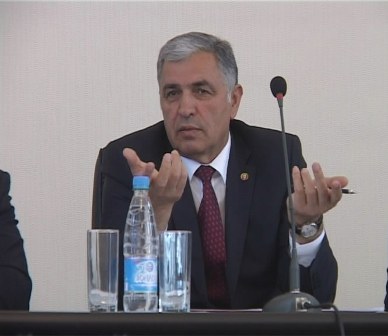 İstintaqa çağırılan icra başçısı Elşad Abdullayevə cavab verdi