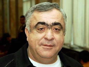Erməni prezidentin qardaşını döyüb xəstəxanalıq etdilər