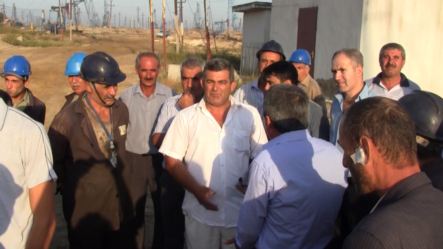 Qəbələdə fəhlələr etiraz aksiyası keçirib