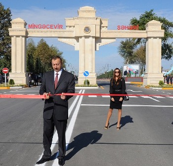Prezident İlham Əliyev Mingəçevirdə açılışlar edib