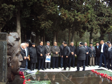 Qazax ziyalıları aksiya keçirdilər: "Səməd Vurğun Azərbaycan xalqının Şekspiridir!"