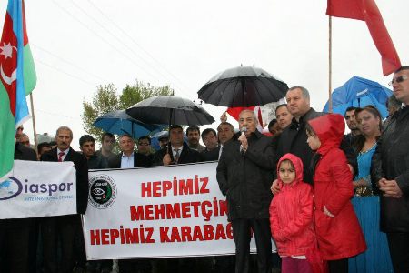 Serj Sərkisyanın maketi yandırıldı - FOTOLAR