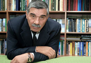 Zəlimxan Yaqub səhhətindən və yeni şeirlərindən danışdı