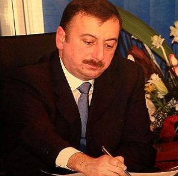 Prezident mülki aviasiya işçilərinə fəxri adlar verdi, təltif etdi - SİYAHI
