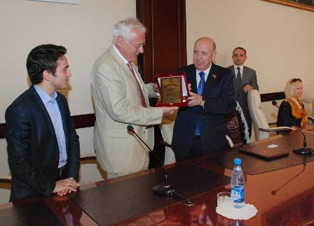 Almaniyalı professor ATU-nun fəxri qonağı oldu - FOTO