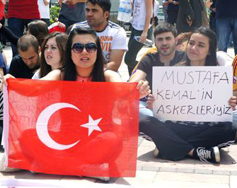 Türkiyə hökuməti “Twitter” və“Facebook” fədailərinin axtarışını elan edib - 25 nəfər saxlanılıb
