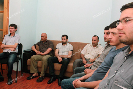 Əflatun Amaşov Modern.az-a gəldi: “Gələcəkdə texniki işçilərə də mənzil verilə bilər” - FOTOLAR