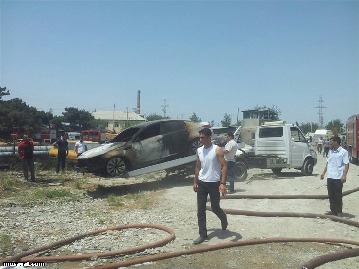 Bakıda cərimə meydançasında 40-dan çox maşın yandı - FOTOLAR