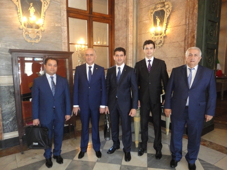 Gəncənin icra başçısı Elmar Vəliyev İtaliyadan qayıdıb - FOTOLAR