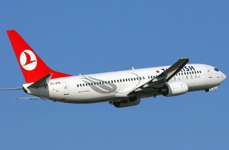 Jurnalistləri Bakıdan Antalyaya aparan təyyarədə problem yarandı