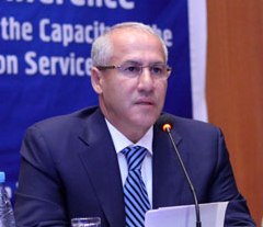 Nazir əhalini qəbul edəcək