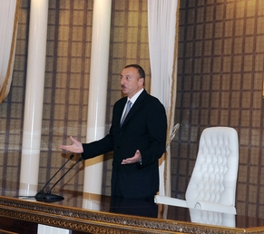 İlham Əliyev: "Antimilli, satqın, xain, - onlara heç qüvvə də deyə bilmərəm, - ünsürlər, qruplar"