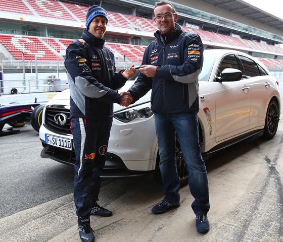 Sebastian Vettel şəxsi  İnfiniti - fx Vettel Edition-na qovuşub 