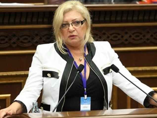 Moldova ombudsmanı səfirliklərin köməyilə Ermənistanı tərk edib 