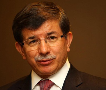 Əhməd Davudoğlu Bakıya gəldi