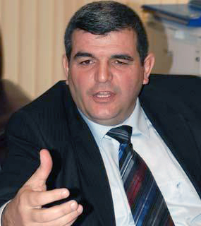 Deputatlar: “AYB-də hər kəsə, hamıya ev vermək olmaz”