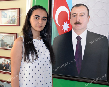 IV qrupda 700 bal toplamış qız: “Xaricdə oxumaq istəyirəm” - FOTO