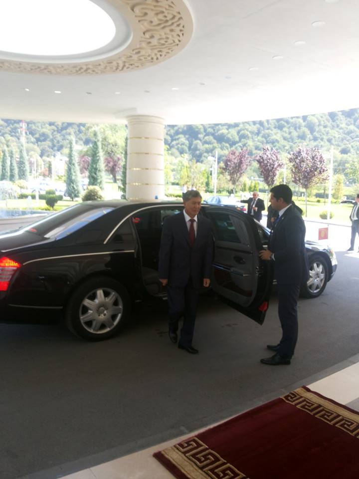 Qırğızıstan prezidenti Qəbələyə gəldi