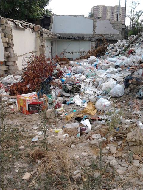 İnsandırlarsa, burada necə yaşayırlar?