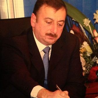 Prezident mədəniyyət, gənclər və idman sahəsində çalışanların maaşını artırdı 