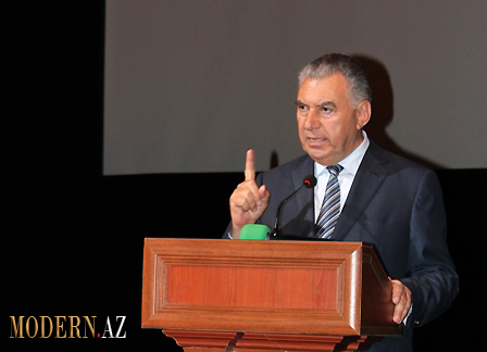 Əli Həsənov Сəmil Həsənlinin namizədliyindən danışdı: “Müxalifətin yerinə biz utanırıq”