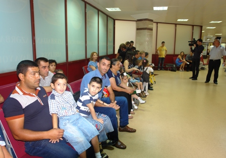 İflic xəstəliyi olan 20 azərbaycanlı uşaq xaricə göndərilib