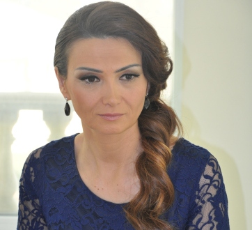 Deputat övladını itirən jurnalistin müdafiəsinə qalxdı