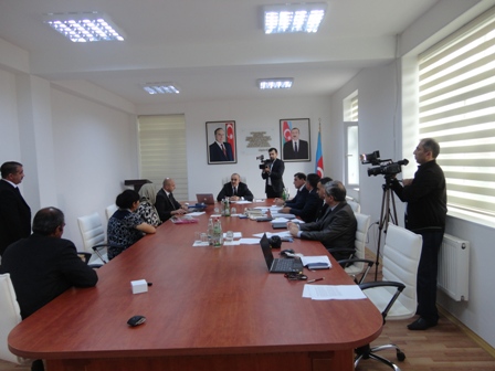 Səlim Müslümov 7 rayonun pensiyaçılarını qəbul edib