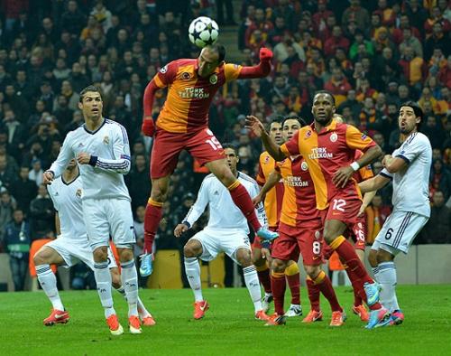 İstanbulda şok olay - "Real" "Qalatasaray"ı darmadağın etdi - VİDEO
